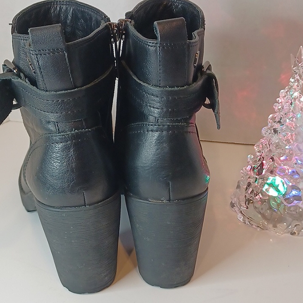 Carmela Leather Chunky Heeled Boots Moto Booties Zippers Lug Size Women's 7 - Picture 6 of 11